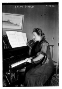 Helen Stanley LCCN2014703746