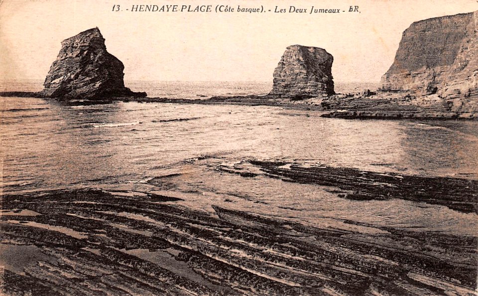 Hendaye - Les deux jumeaux 1