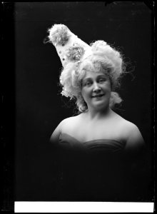 Helfrid Lambert in Nr 30 Gustafsson at Södra teatern 1908 - SMV - GL011