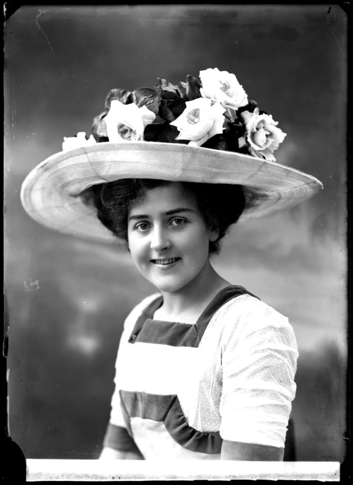 Helga Ekberg, porträtt - SMV - GE002