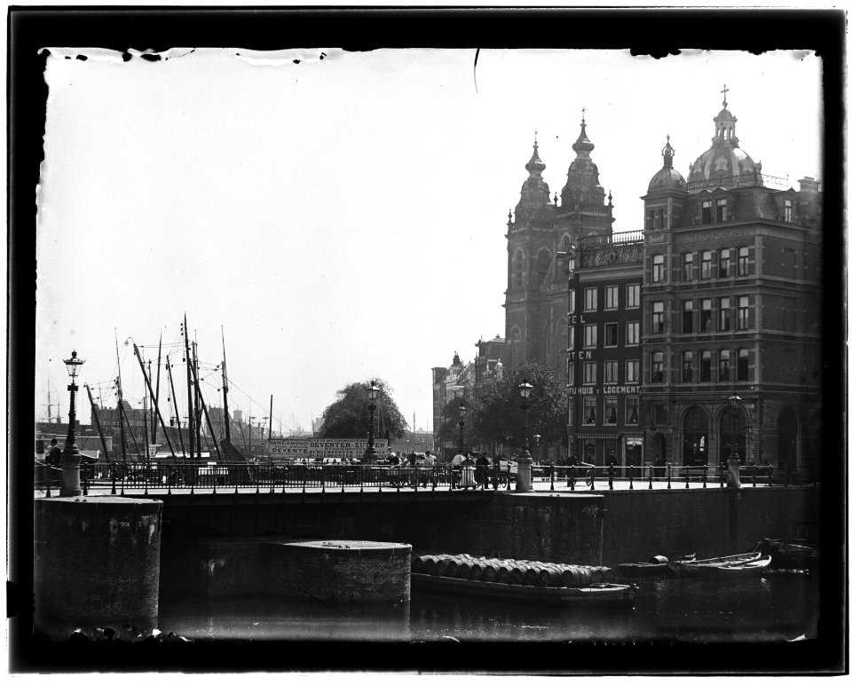 Hendrikkade (Prins) 49-50 (vlnr) Jacob Olie (max res)