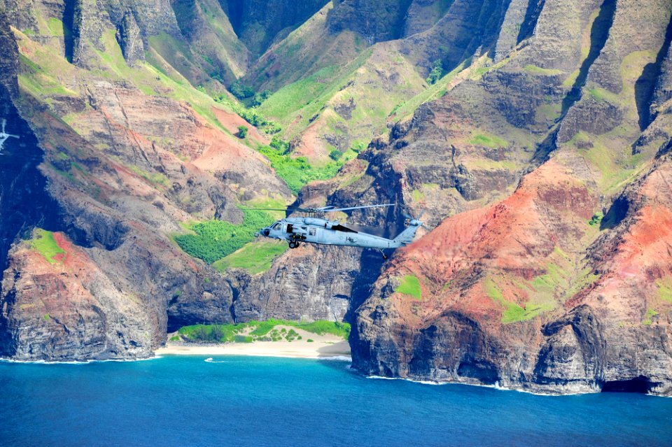 Helicopter Sea Combat Squadron (HSC) 4 140714-N-RO948-090