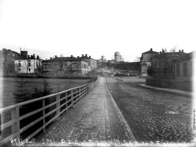 Helsinki 1892, Ullanpuistikko. Vuorimiehenkatu 7, 9, 11. Tähtitornin vuori. - N1178 (hkm.HKMS000005-km003uqt)