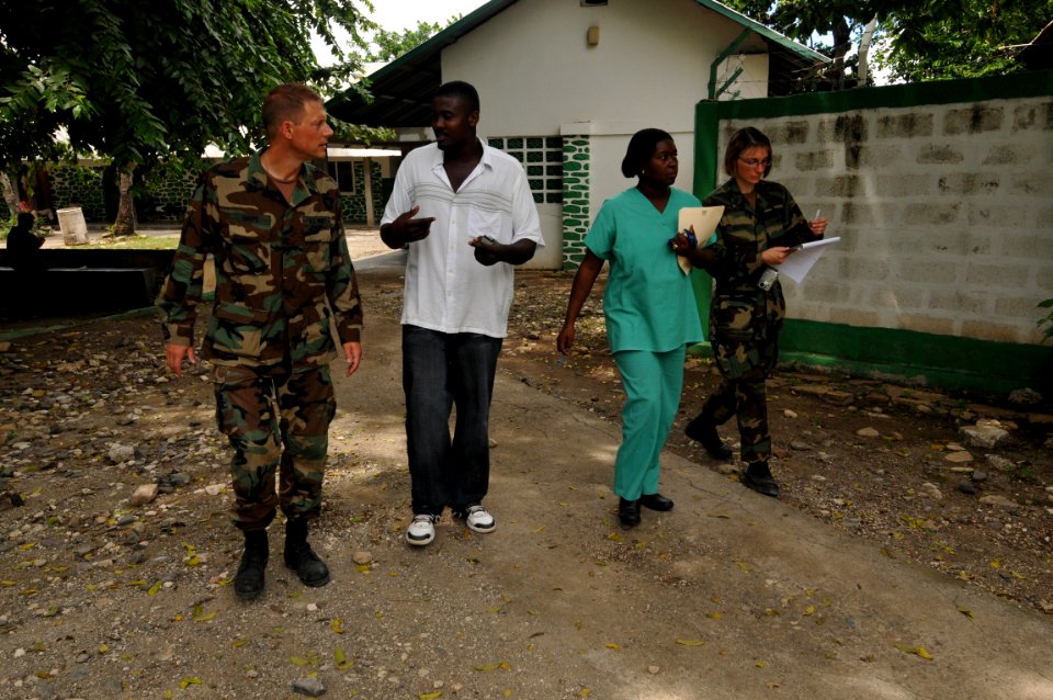 Help arrives in Haiti DVIDS119019
