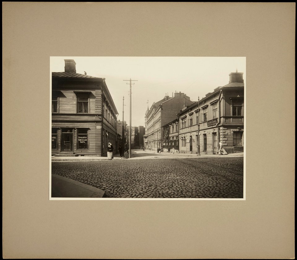Helsinki 1900, Pieni Roobertinkatu 7, 9, 10, 11, 13. Korkeavuorenkatu 20, 22. - G16235 (hkm.HKMS000005-km0000m9ff)