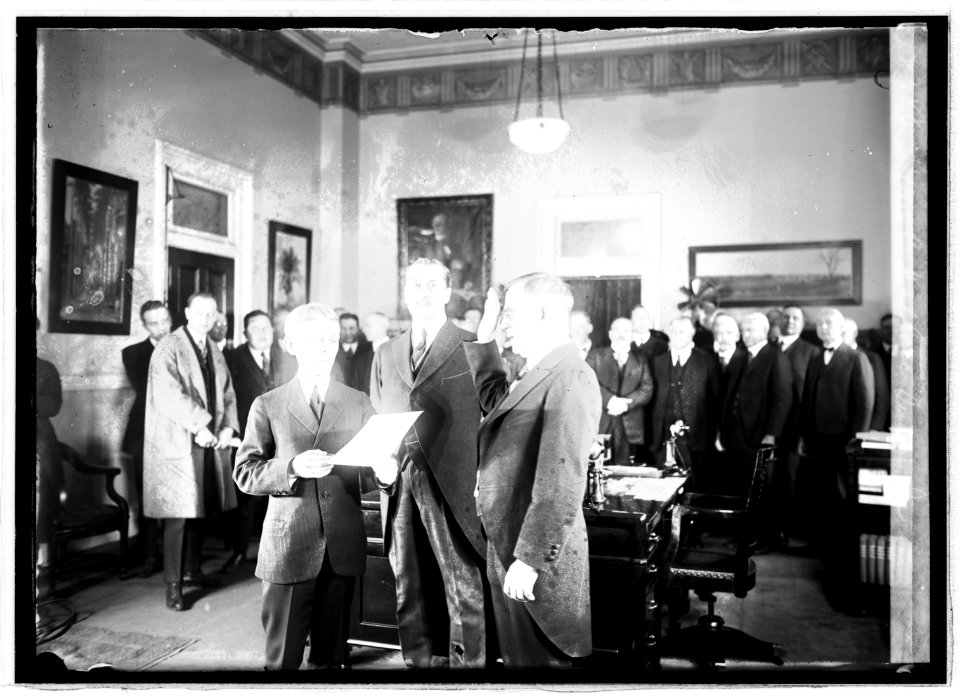 Henry C. Wallace swearing in, (3-5-21) LCCN2016844983