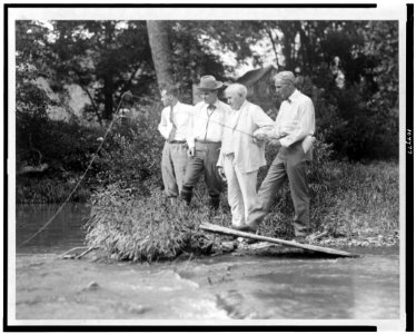 Henry Ford fishing, with Harvey Firestone, Christian, and Thomas Edison LCCN92503798