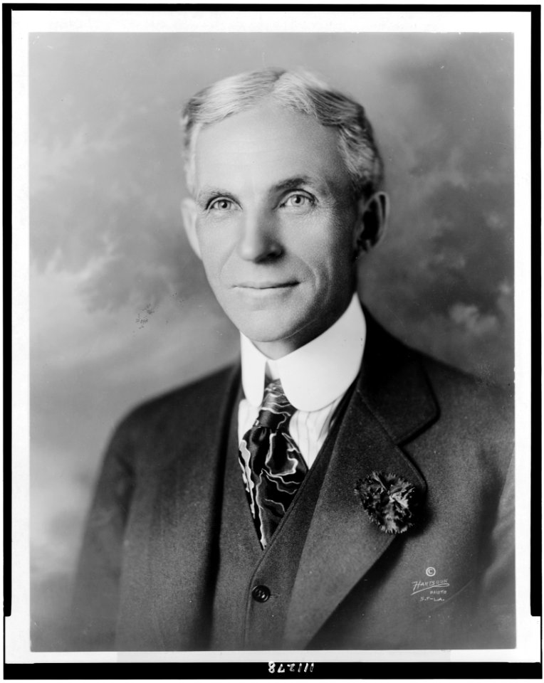 Henry Ford, head-and-shoulders portrait, facing slightly left) - Hartsook photo LCCN94506959