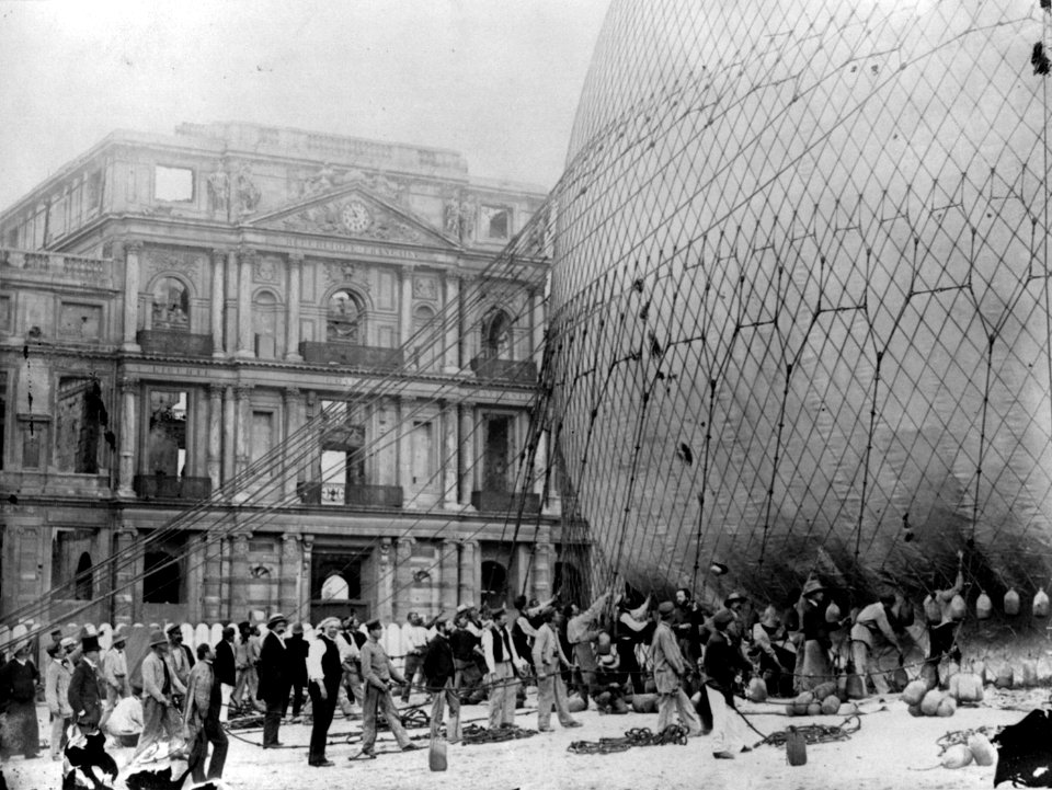 Henri Giffard's balloon being prepared for ascent, Tuileries, Paris, 1878