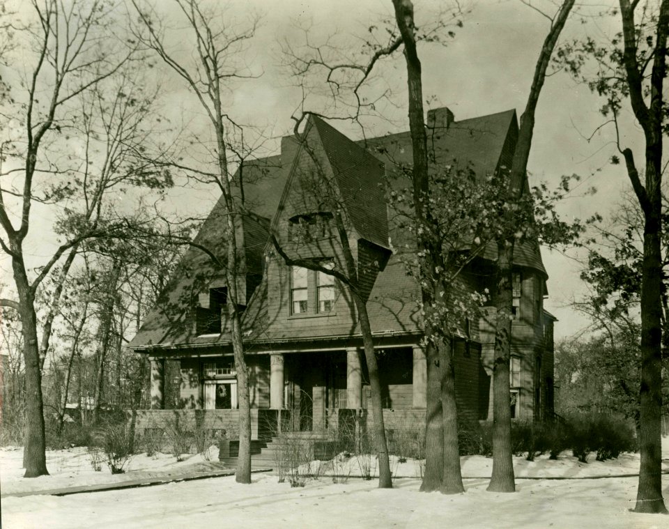 Henry Warren Austin residence, Oak Park, Illinois, early 20th century (NBY 809)