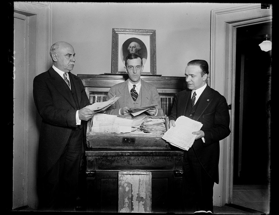 Henry Woodhouse (right)