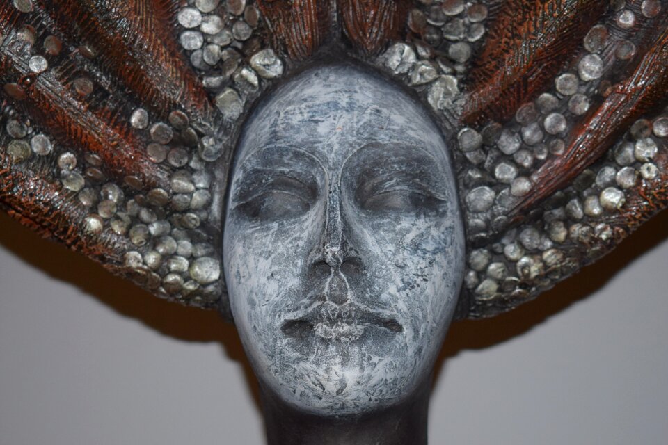 Sculpture women monument
