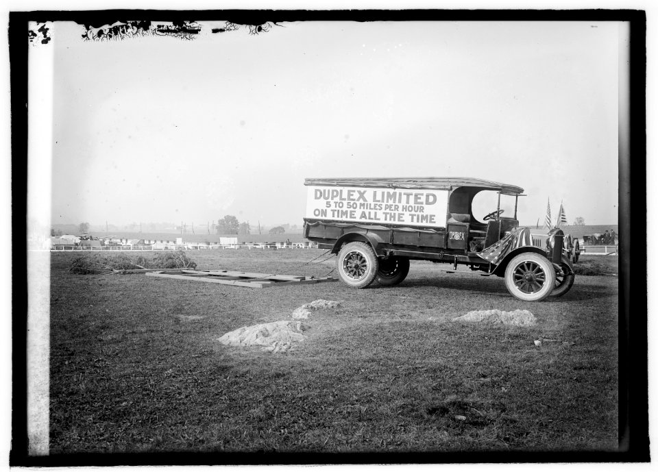 Herald tour, Frederick fair, duplex truck LCCN2016822114