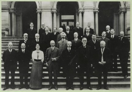 Herbert Putnam and staff LCCN2012648876
