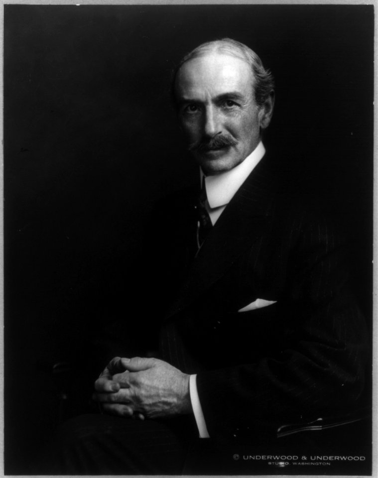 Herbert Putnam, Librarian of Congress, three-quarter length portrait, seated, facing slightly left LCCN2002725100
