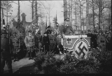 Herdenking Grebbeberg - Fotodienst der NSB - NIOD - 99168