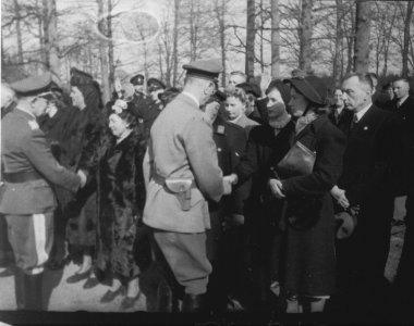 Herdenking Grebbeberg - Fotodienst der NSB - NIOD - 99179