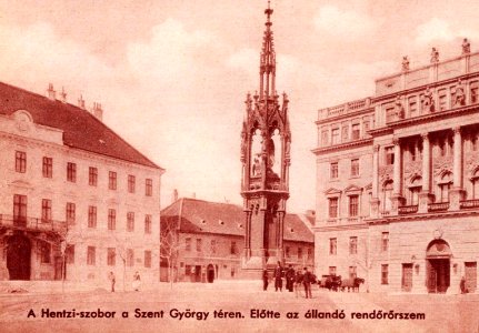 Hentzi-szobor a várnegyedben a századfordulón, Budapest
