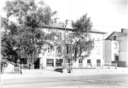 Hermannin apteekki osoitteessa Itäinen Viertotie 73 (nyk. Hämeentie 73) - N25321 (hkm.HKMS000005-km0000oms8)