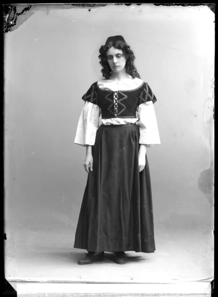 Hermine Bergvall, rollporträtt - SMV - GB088