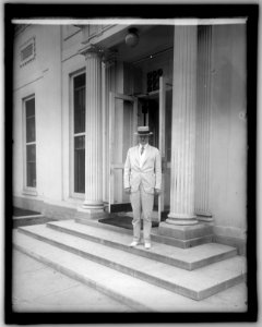 Herbert Hoover at W.H., (Washington, D.C.) LCCN2016824349