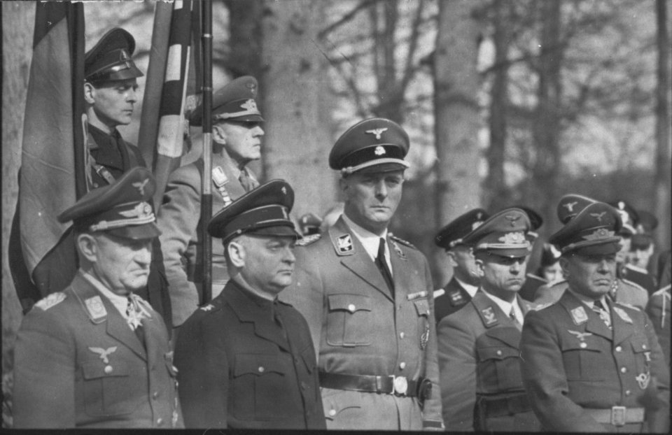 Herdenking Grebbeberg - Fotodienst der NSB - NIOD - 99174