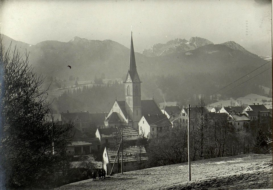 Hermagor, Sitz des Kommandos der 94. ITD. Hintergrund der Gartnerkofl. Standpunkt, Nach Südwesten. (BildID 15469628)