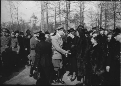Herdenking Grebbeberg - Fotodienst der NSB - NIOD - 99178