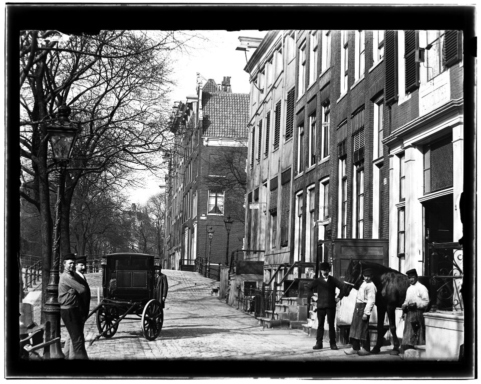 Herengracht 213-219 (ged) (vlnr) Jacob Olie (max res)