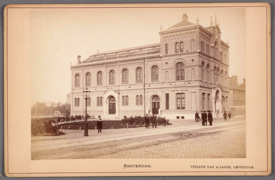Het gebouw van de Vrije Gemeente, Weteringschans 6-8, ontworpen de architect A. Salm