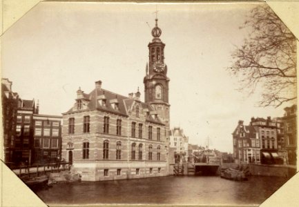 Het nieuwe Muntgebouw aan het Singel, ziende op de Reguliersbreestraat