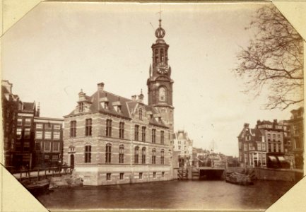 Het nieuwe Muntgebouw aan het Singel, ziende op de Reguliersbreestraat photo