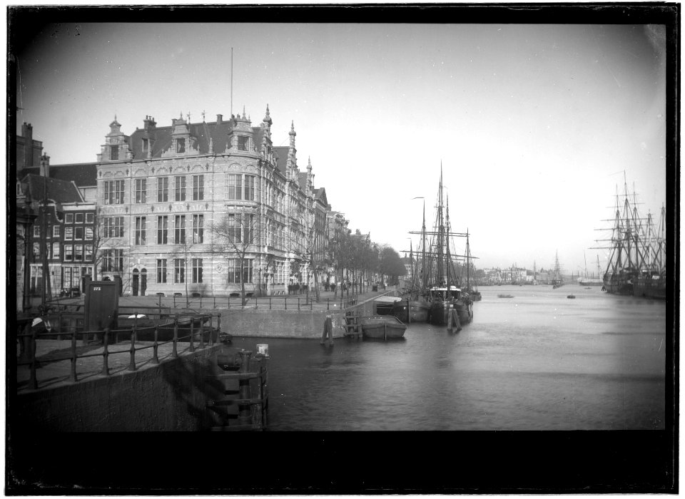 Het Oosterdok en de de IJgracht, thans Prins Hendrikkade, B00000031264