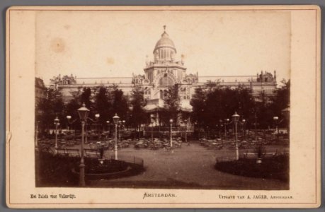 Het Paleis voor Volksvlijt, Frederiksplein 56. Tuinzijde, met links een gedeelte van de Galerij, gebouwd in 1883 photo