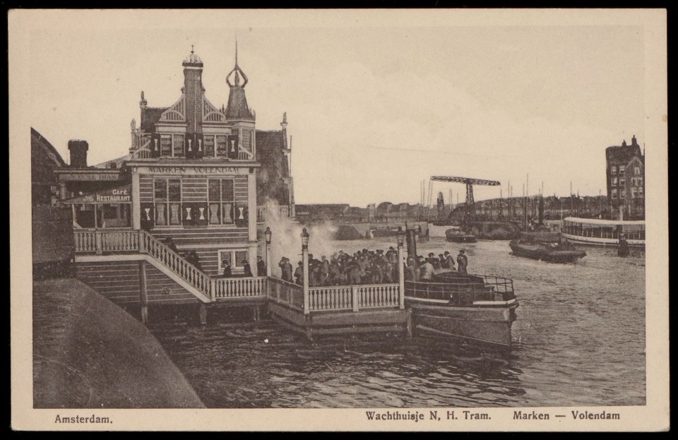 Het wachthuisje van de NH tram aan het Open Havenfront, Afb PBKD00194000011