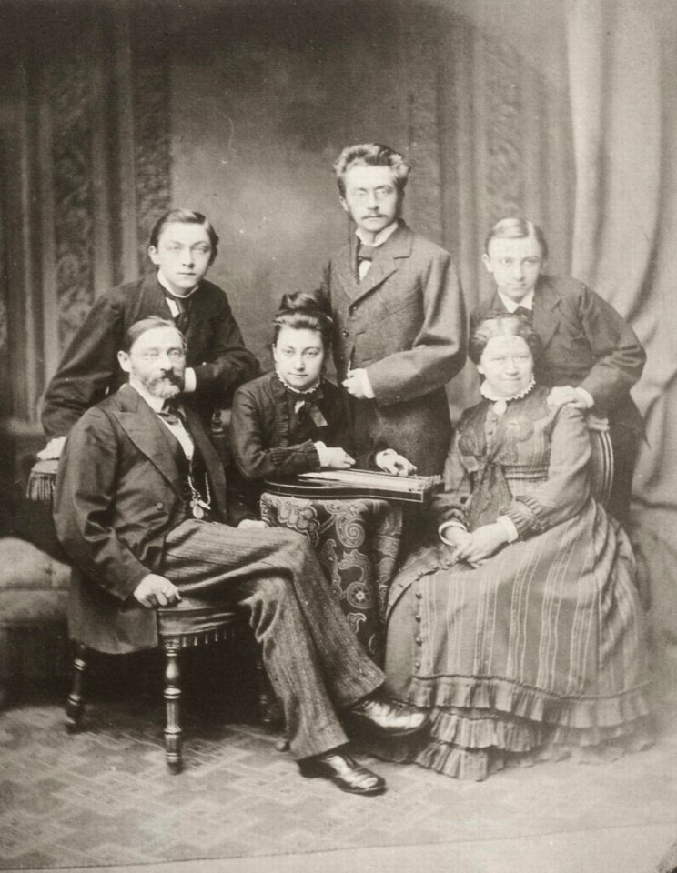 Hermann Krone mit seiner Familie, Selbstbildnis (um 1875) (Zeno Fotografie)