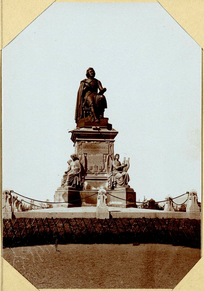 Het Standbeeld van Vondel in het Vondelpark