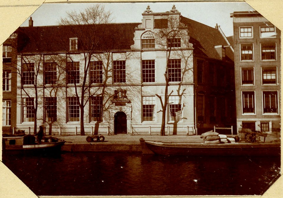 Het voormalig Stedelijk Gymnasium aan het Singel bij de Heiligenweg - Afgebroken