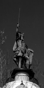 Hermann statue closeup photo