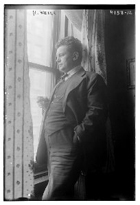 Hermann Wilhelm Weil looking out a window in 1917 photo
