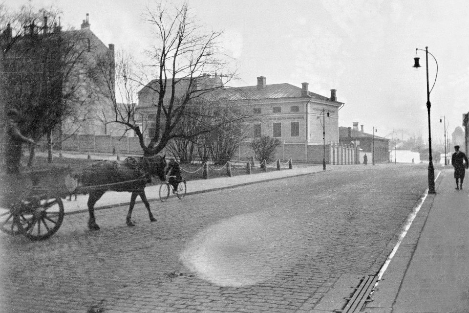Hevoskärryt Aleksanterinkadulla - N42020 - hkm.HKMS000005-km0000liqh