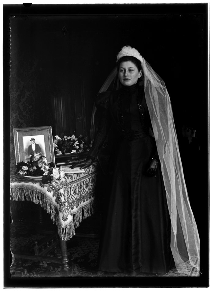 Hess, Elsa (geb 29-06-1882) (max res)