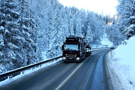 Snow biel mountains photo