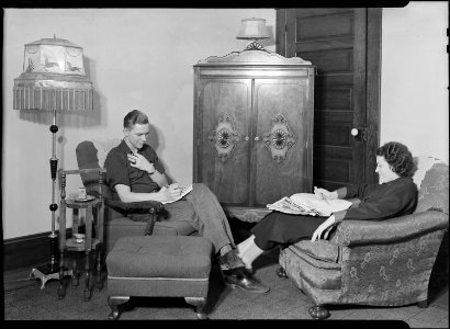 High Point, North Carolina - Housing. Bedroom and living-room in company-owned home of workers in Highland Cotton... - NARA - 518523