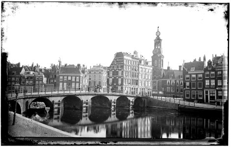 Het Rokin met de Doelensluis (Brug 220), gezien vanaf de Oude Turfmarkt