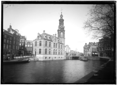 Het Singel gezien naar de Muntsluis (Brug 1) voor het Sophiaplein