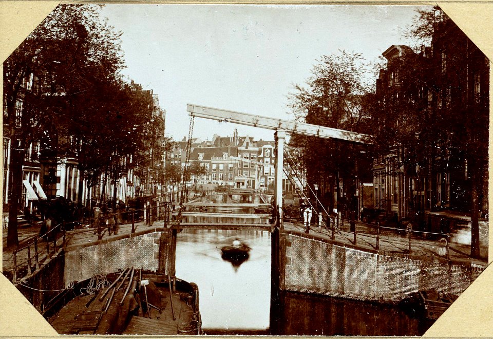 Het voormalige Melkmeisjes Bruggetje over de Brouwersgracht bij de Heerengracht