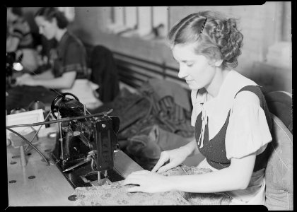 High Point, North Carolina - Upholstering. Tomlinson Chair Manufacturing Co. Seamstress - sewing and completing... - NARA - 518484