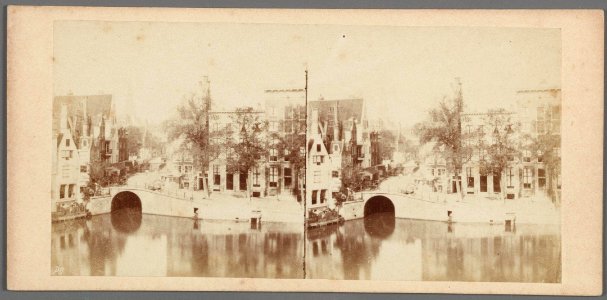 Het Rokin te Amsterdam. De Grimnessesluis, gezien vanuit Arti et Amicitia, hoek Spui