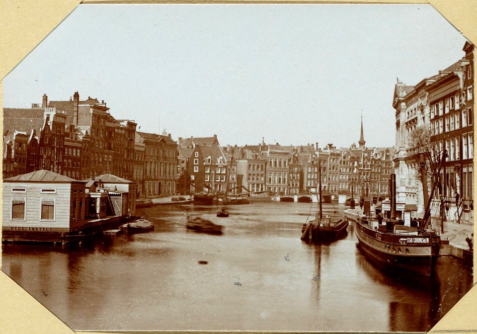 Het Rokin, ziende op het voormalig Badhuis naar de Langebrug